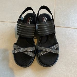 Sketchers Memory Foam strap platform  heel  Sandals